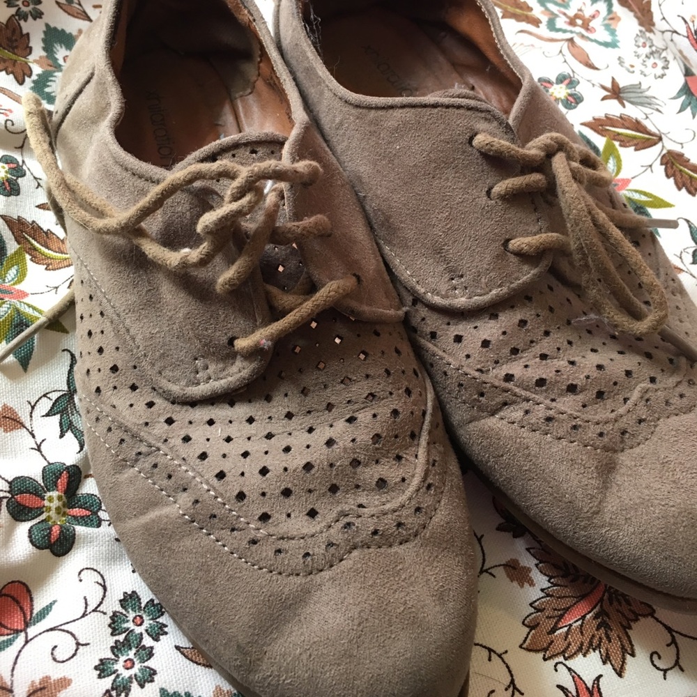 Shoes - Picture 3 of 3
